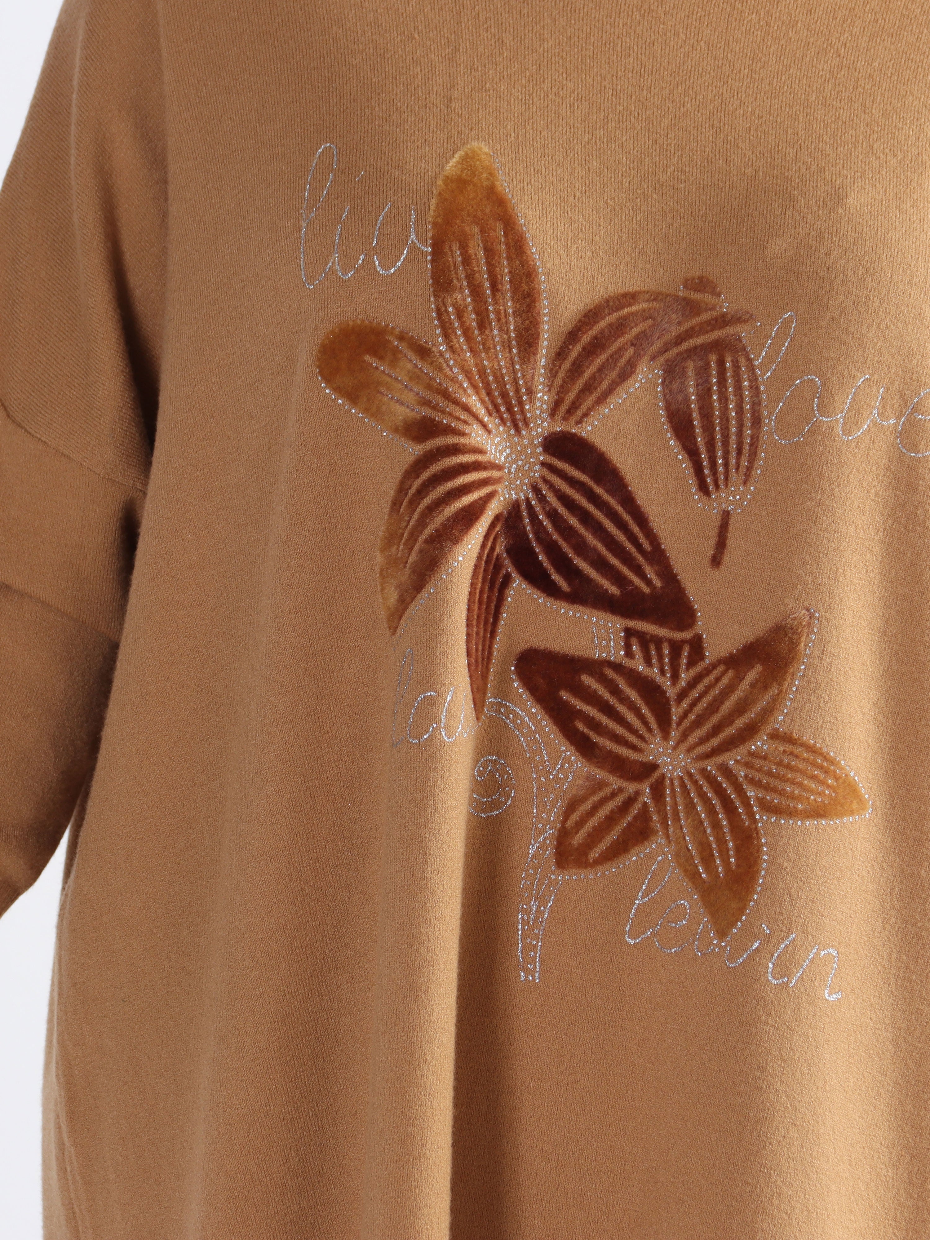 Amilie - Mjuk plus size klänning med blommigt tryck